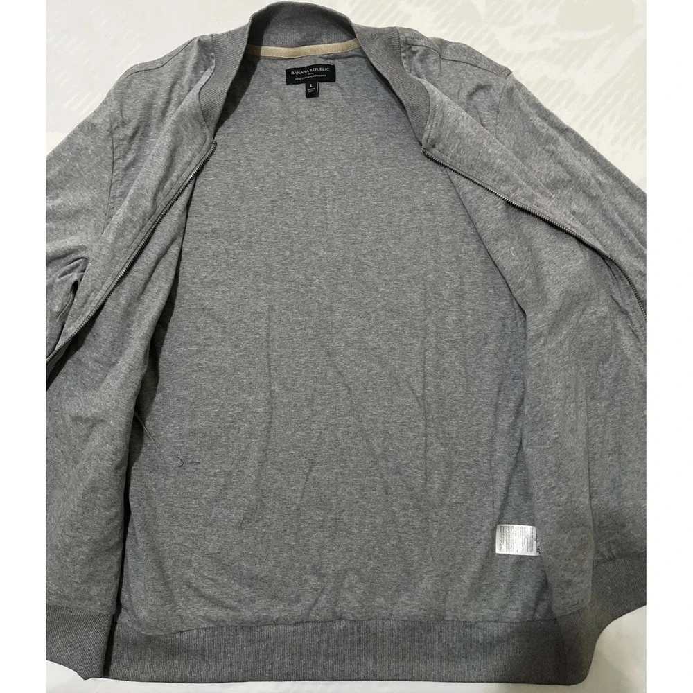 Banana Republic has some